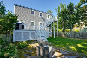 Pet-Friendly Condo about 1 Mi to Beach in Marblehead